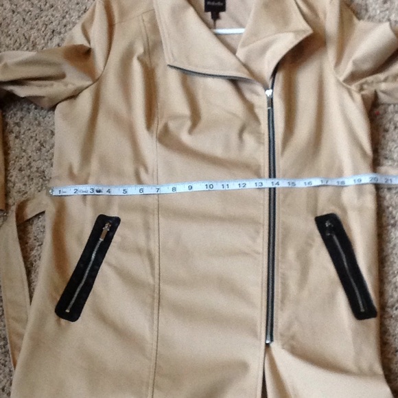 Gorgeous NWT coat - Picture 7 of 8